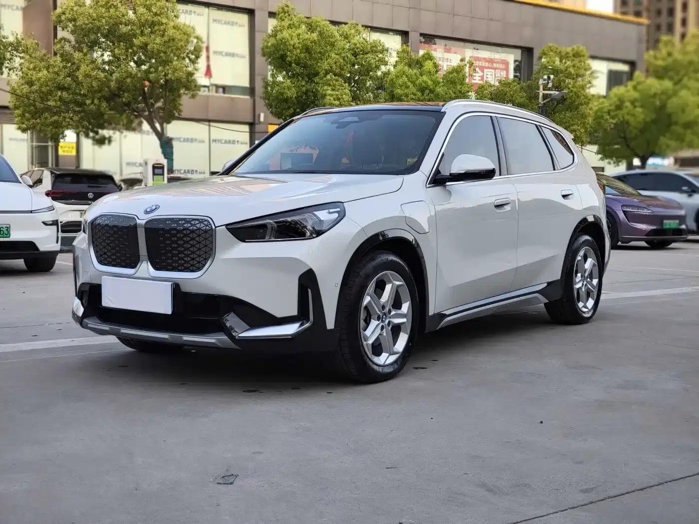 BMW iX1 2023 eDrive25L X Design Package — миниатюра 1