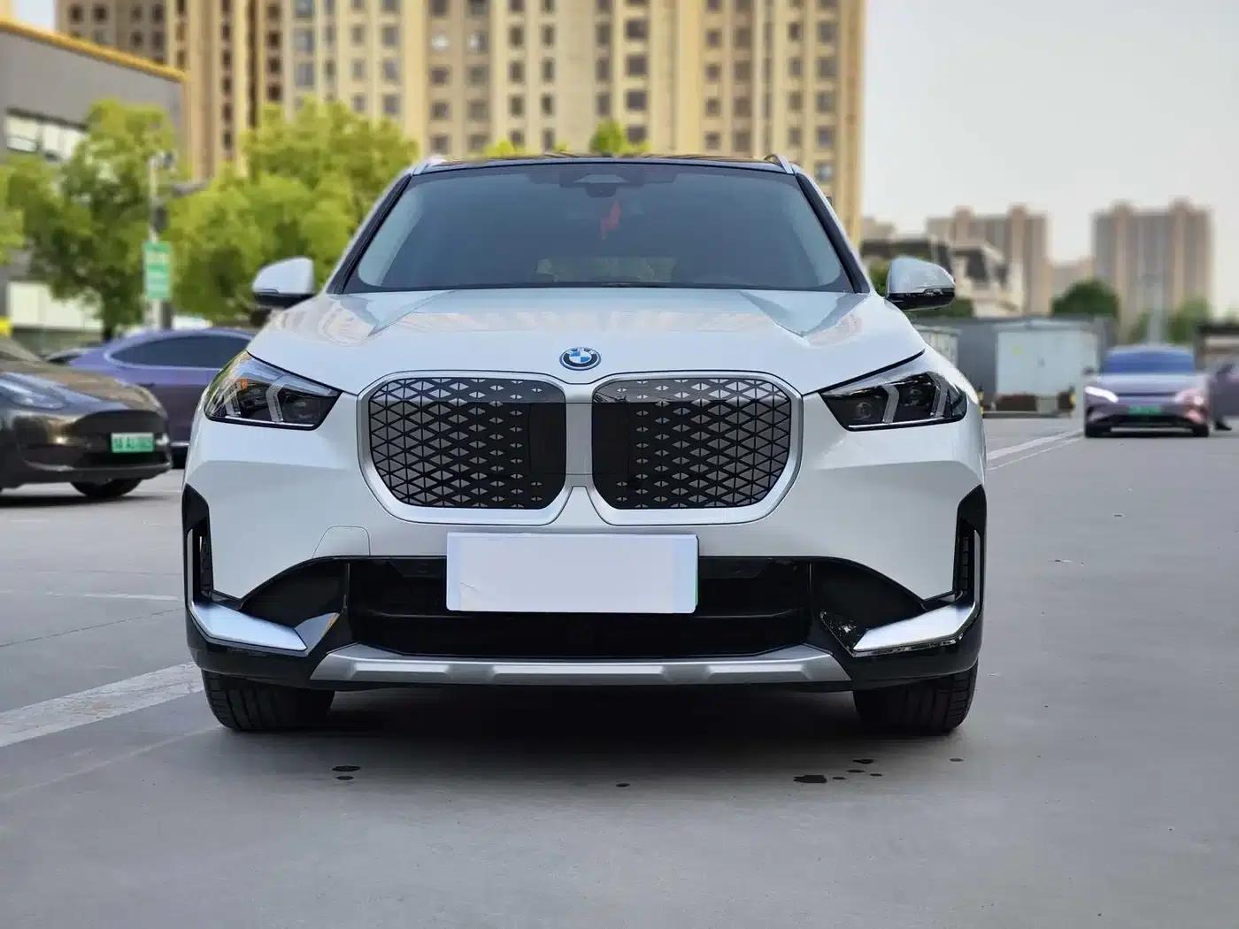 BMW iX1 2023 eDrive25L X Design Package — миниатюра 2