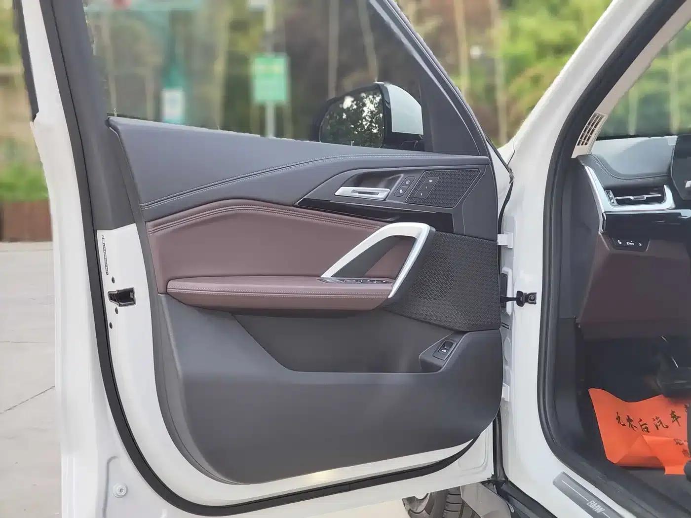 BMW iX1 2023 eDrive25L X Design Package — миниатюра 14