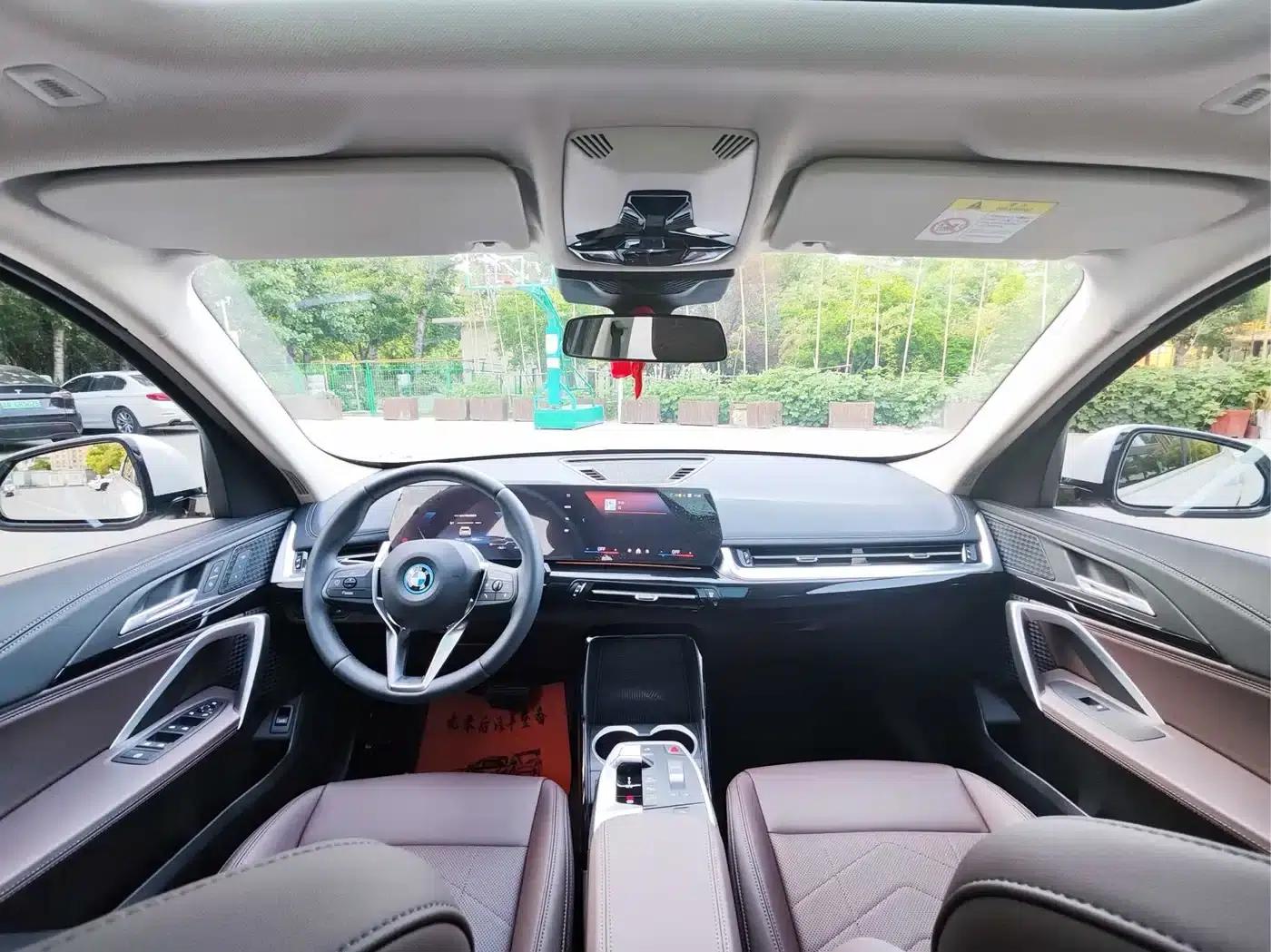 BMW iX1 2023 eDrive25L X Design Package — миниатюра 10