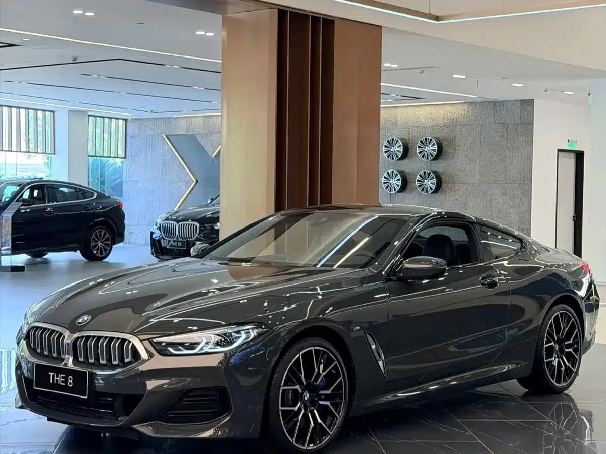 2022 BMW 8 Series 840i Coupe M Sport Package — миниатюра 1