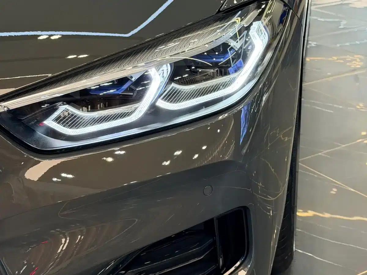 2022 BMW 8 Series 840i Coupe M Sport Package — миниатюра 3