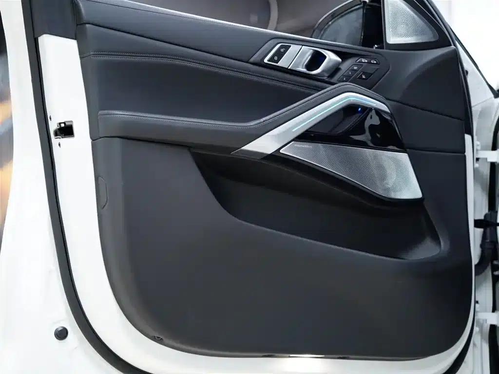 2022 BMW X6 M — миниатюра 22