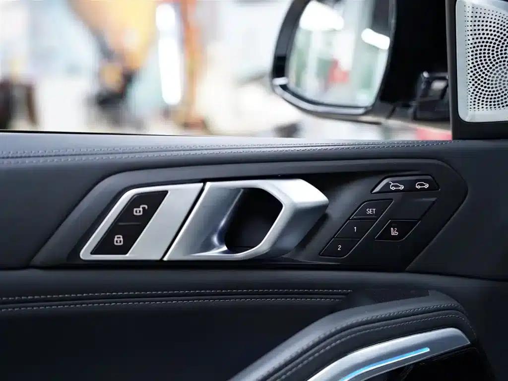 2022 BMW X6 M — миниатюра 24