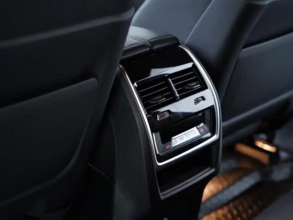 2022 BMW X6 M — миниатюра 33