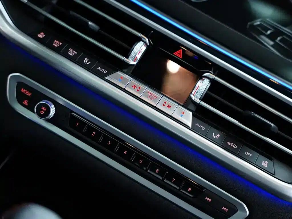 2022 BMW X6 M — миниатюра 44