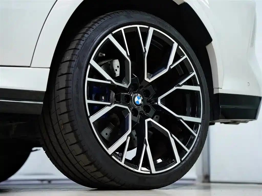 2022 BMW X6 M — миниатюра 53