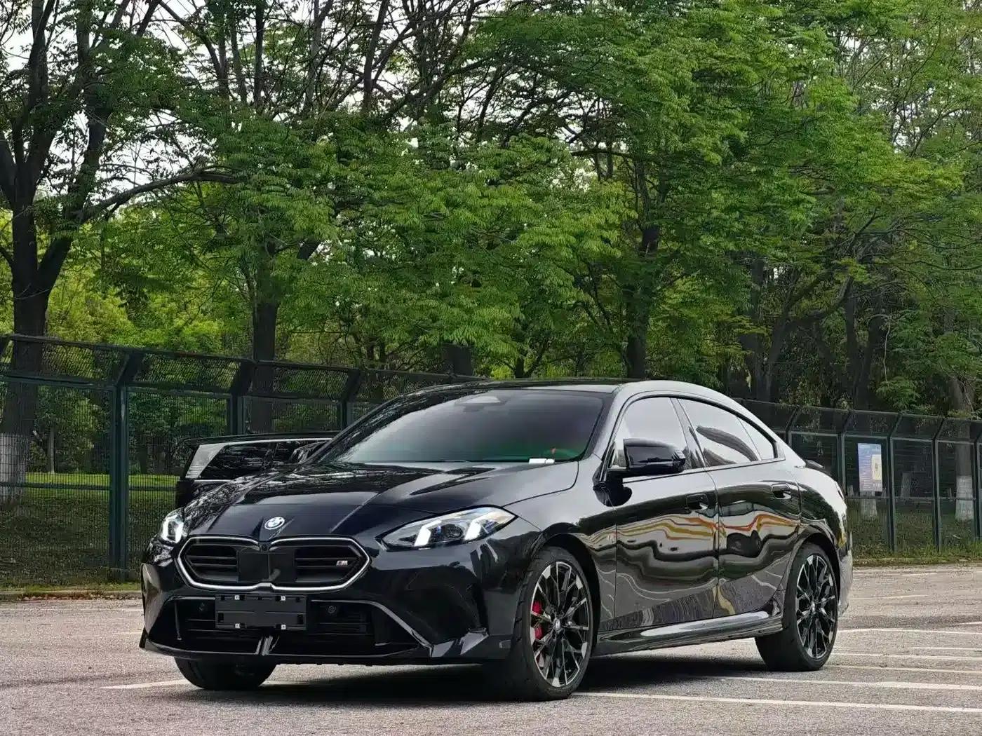 2025 BMW M235L — миниатюра 3