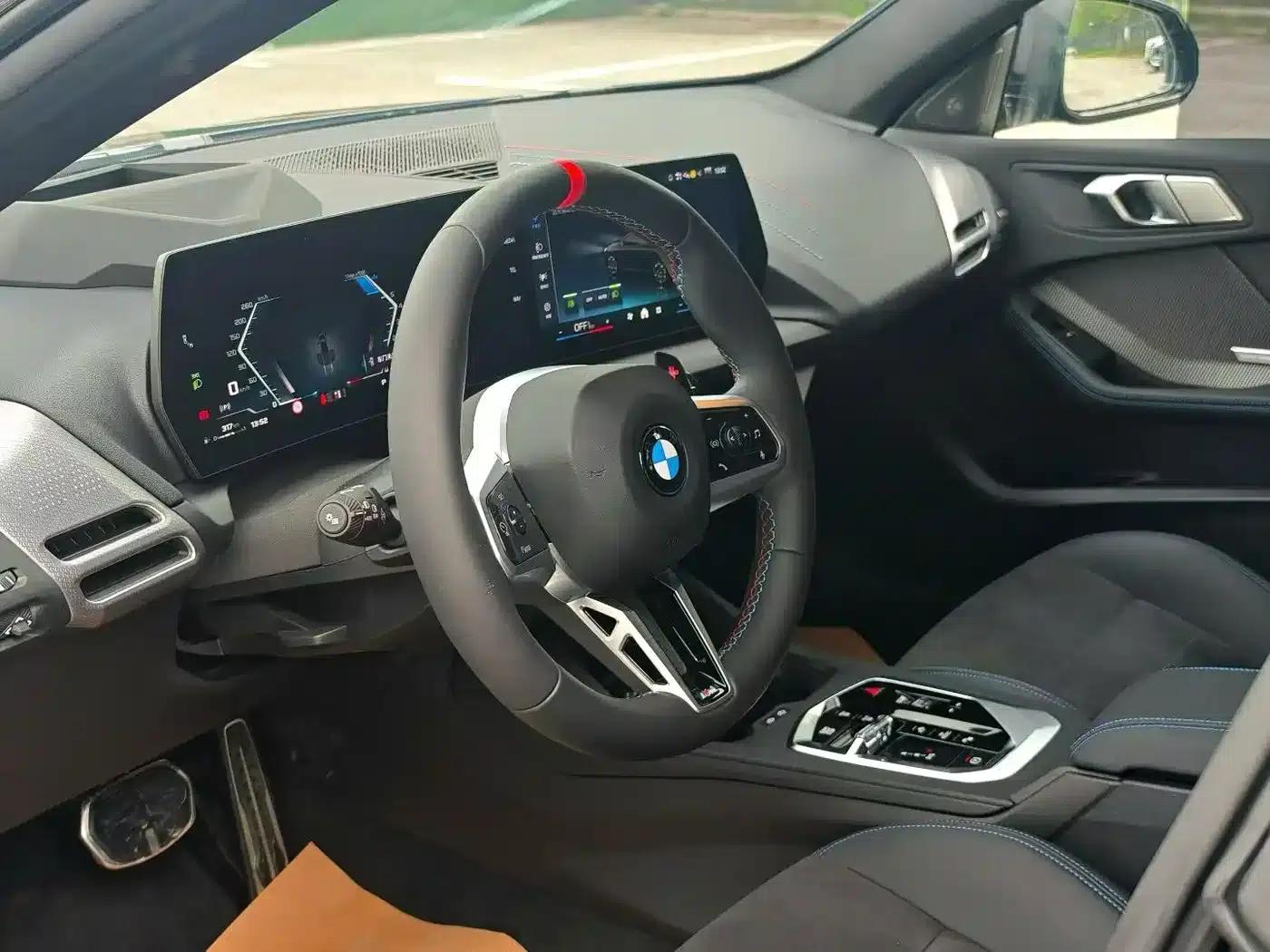 2025 BMW M235L — миниатюра 6
