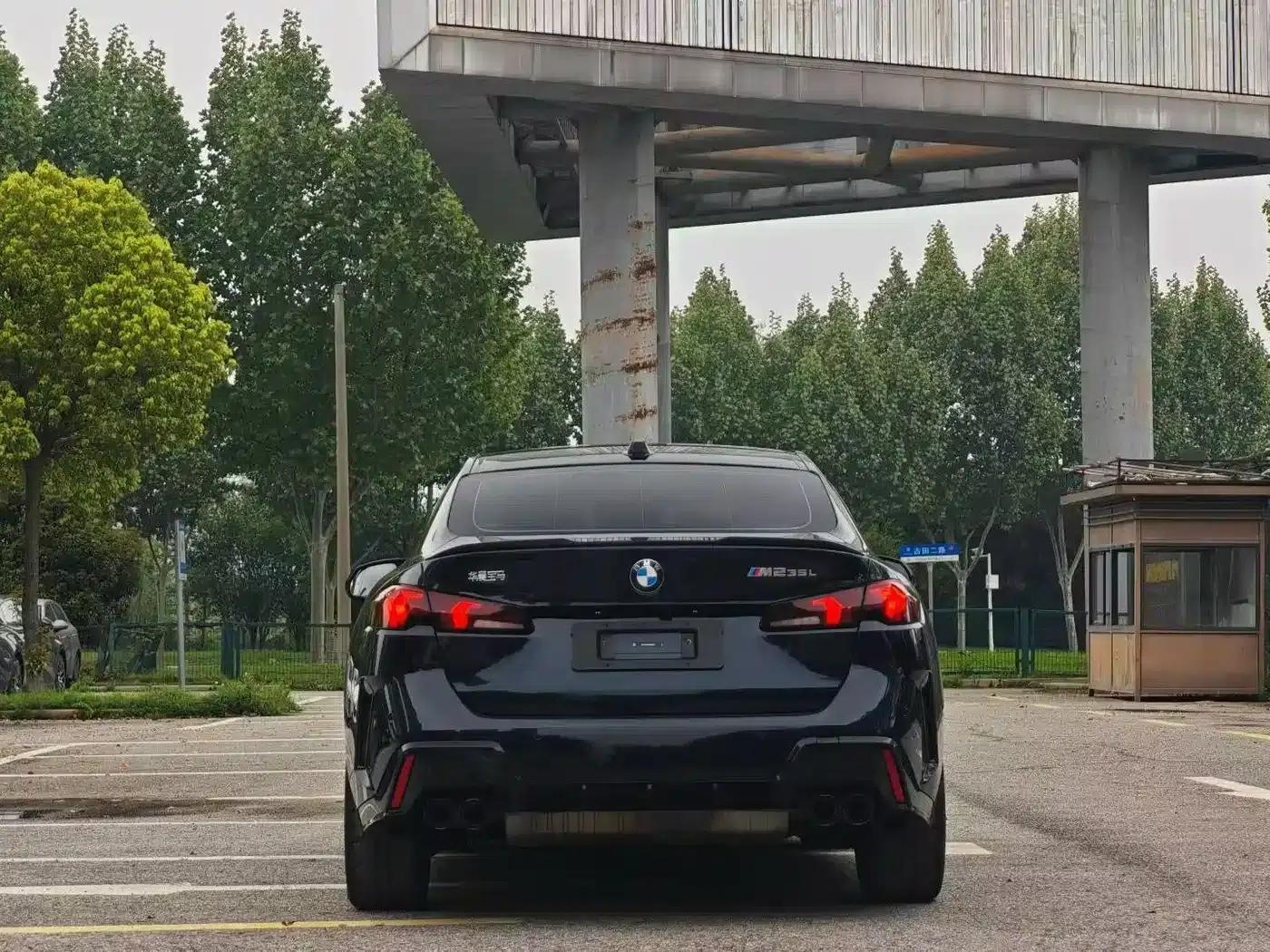 2025 BMW M235L — миниатюра 7