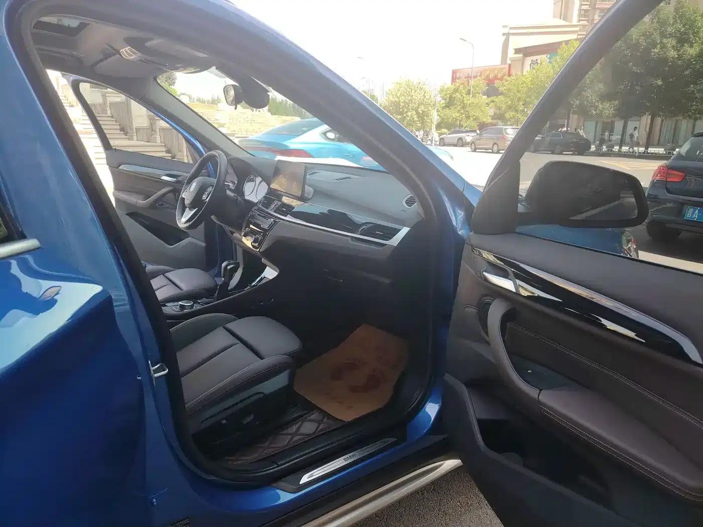 BMW X1 PHEV 2020 xDrive30Le Premium — миниатюра 11
