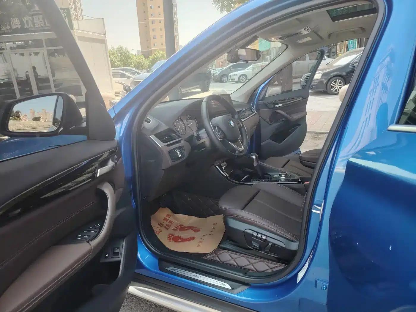BMW X1 PHEV 2020 xDrive30Le Premium — миниатюра 9