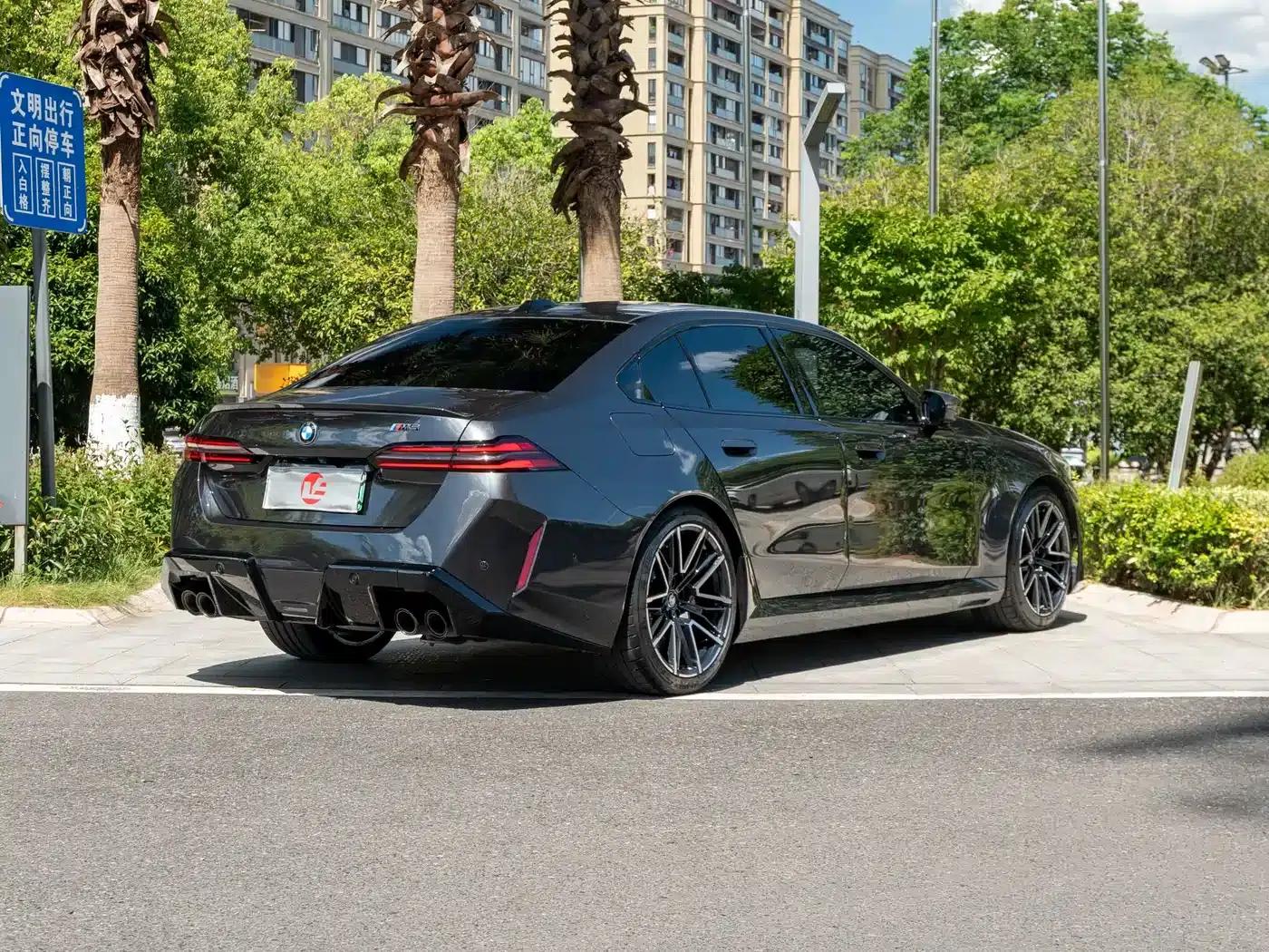 BMW M5 PHEV 2025 M5 — миниатюра 4