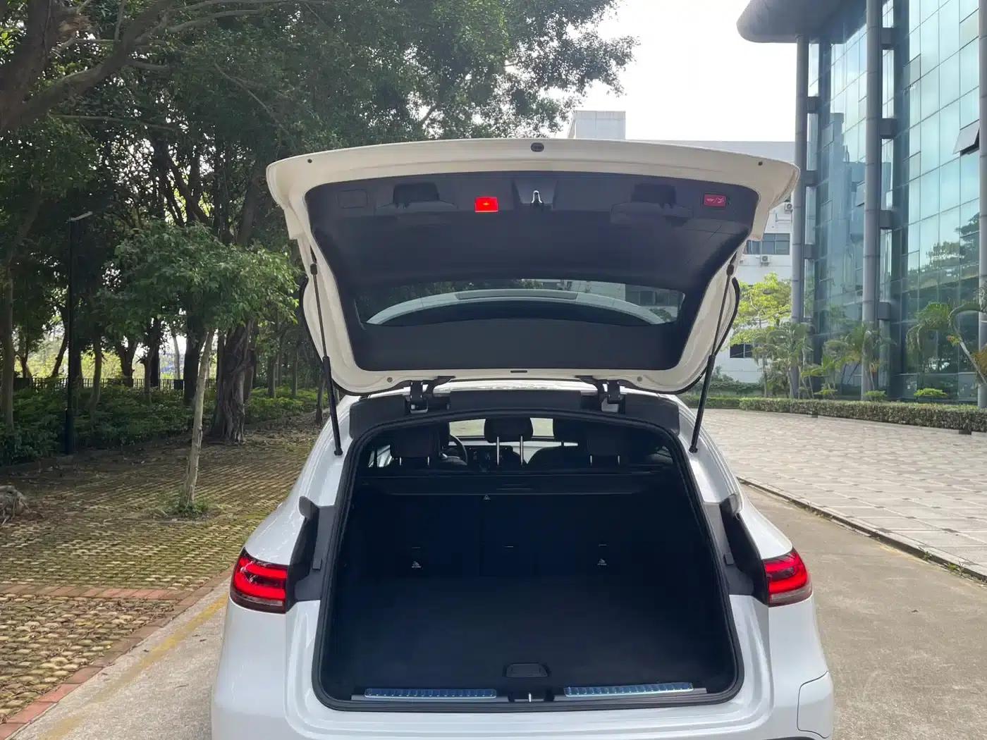 Mercedes-Benz EQC 2021 Model EQC 350 4MATIC — миниатюра 4