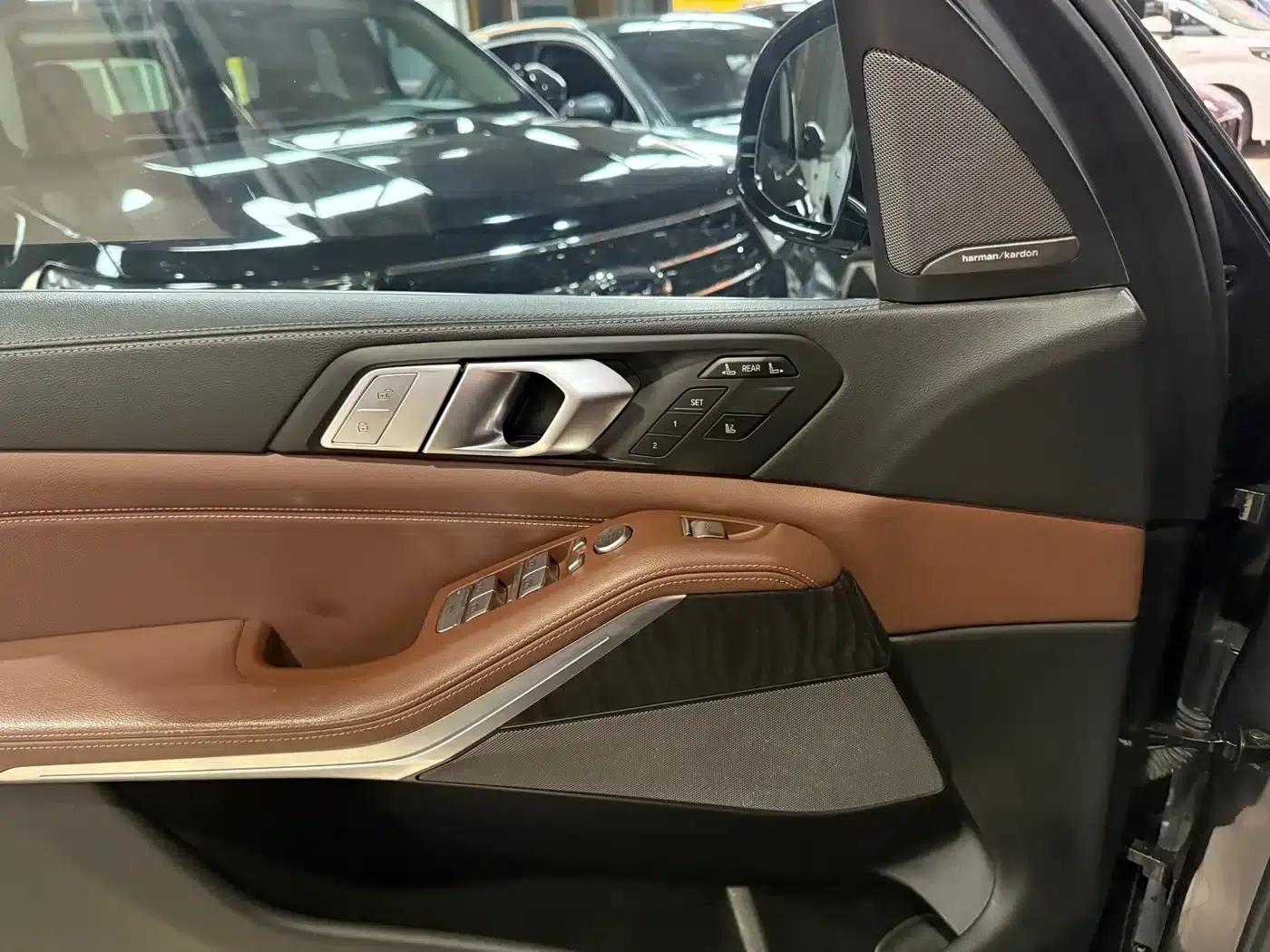 BMW X7 2020 xDrive40i Leading Luxury Package — миниатюра 5