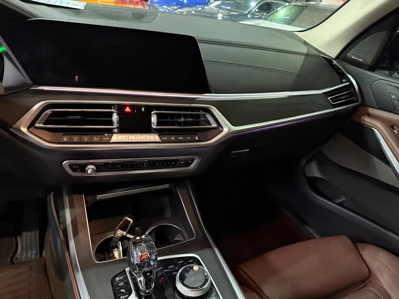 BMW X7 2020 xDrive40i Leading Luxury Package — миниатюра 7