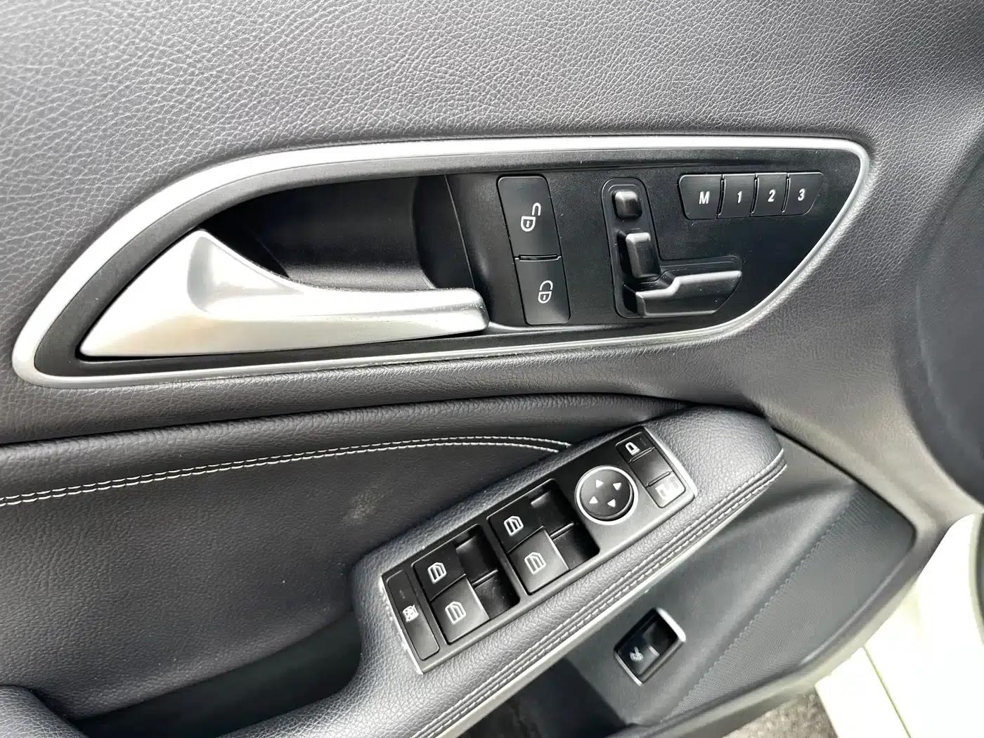 Imported Mercedes-Benz CLA 2015 model CLA 200 — миниатюра 15