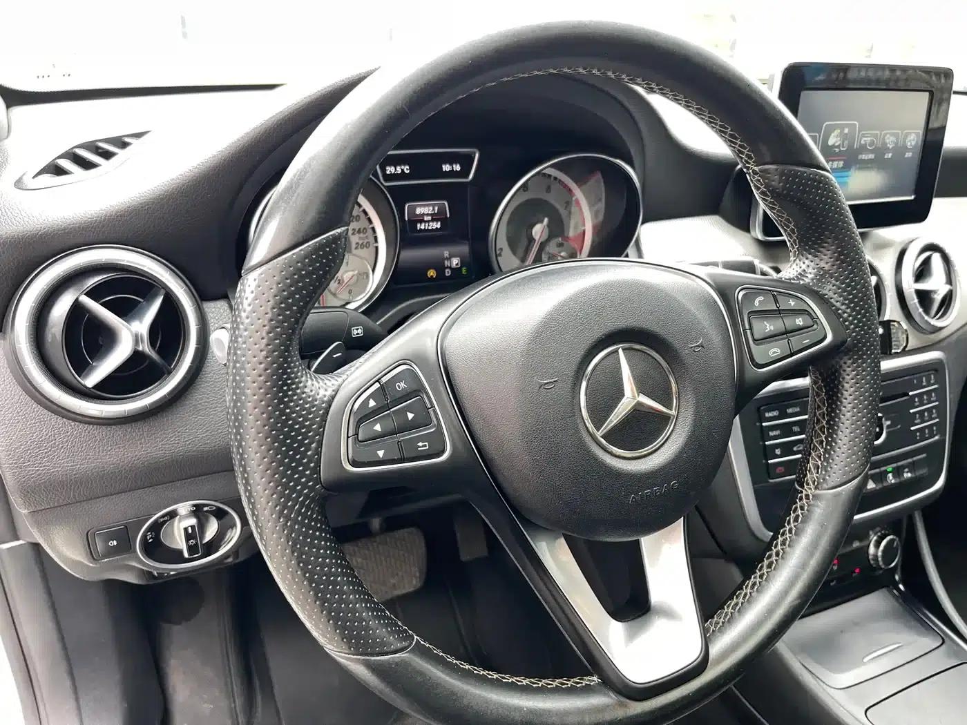 Imported Mercedes-Benz CLA 2015 model CLA 200 — миниатюра 16