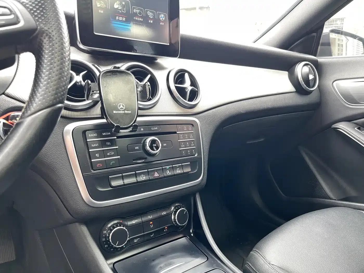 Imported Mercedes-Benz CLA 2015 model CLA 200 — миниатюра 17