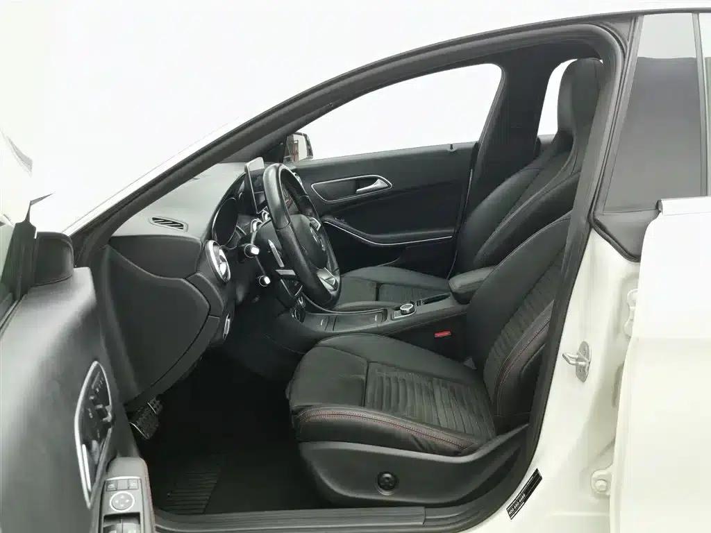 Imported Mercedes-Benz CLA 2016 CLA 220 4MATIC — миниатюра 10