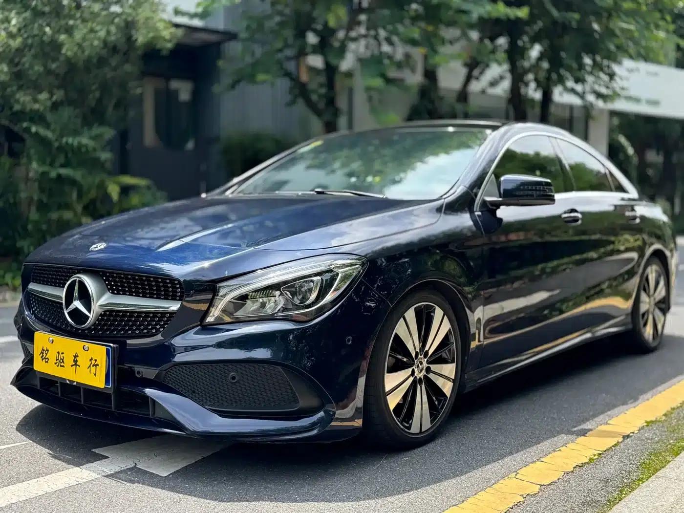 Imported Mercedes-Benz CLA 2018 CLA 200 Fashion Edition — миниатюра 1