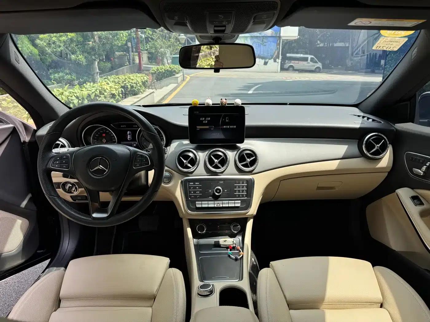 Imported Mercedes-Benz CLA 2018 CLA 200 Fashion Edition — миниатюра 12