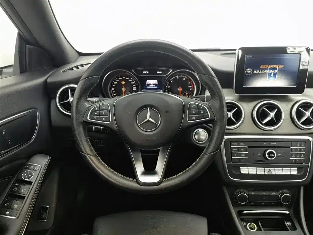 Imported Mercedes-Benz CLA 2017 CLA 200 Dynamic — миниатюра 11