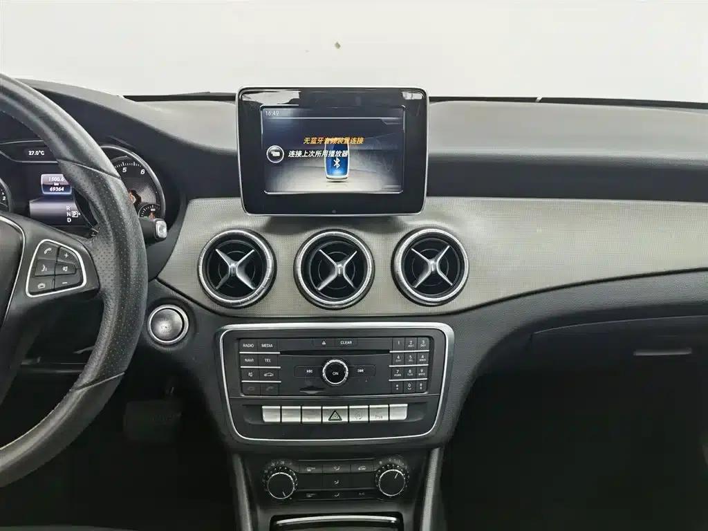 Imported Mercedes-Benz CLA 2017 CLA 200 Dynamic — миниатюра 12