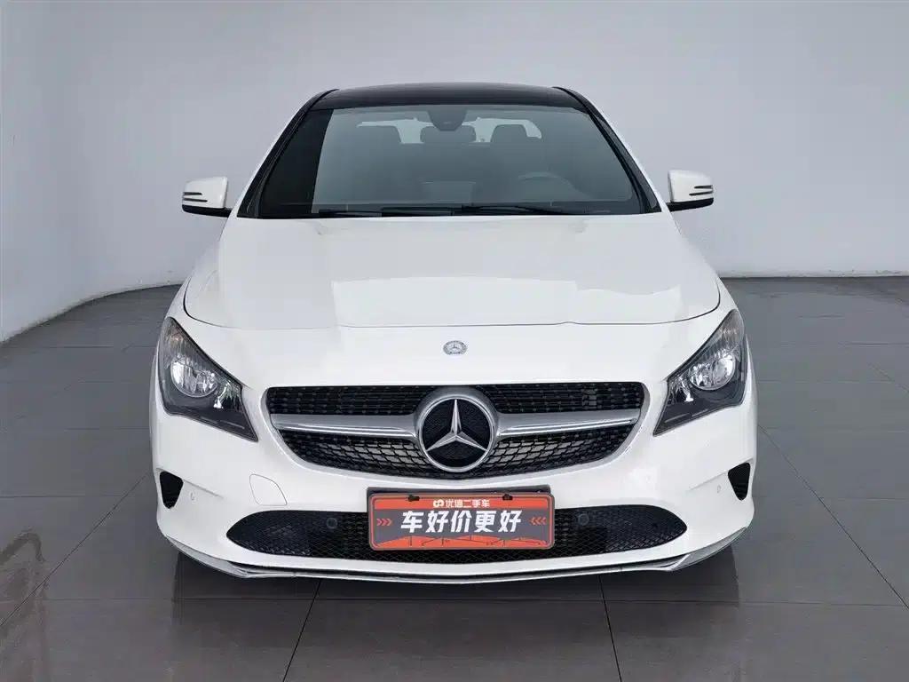 Imported Mercedes-Benz CLA 2017 CLA 200 Dynamic — миниатюра 3