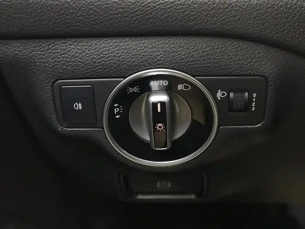 Imported Mercedes-Benz CLA 2017 CLA 200 Dynamic — миниатюра 21