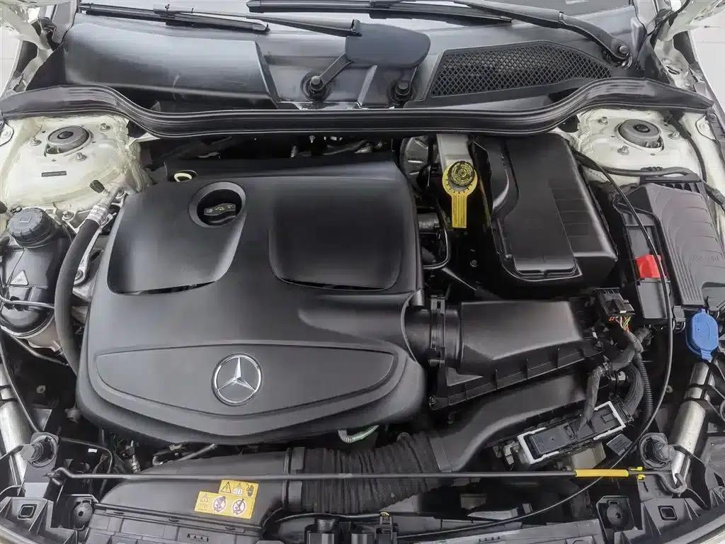 Imported Mercedes-Benz CLA 2017 CLA 200 Dynamic — миниатюра 6