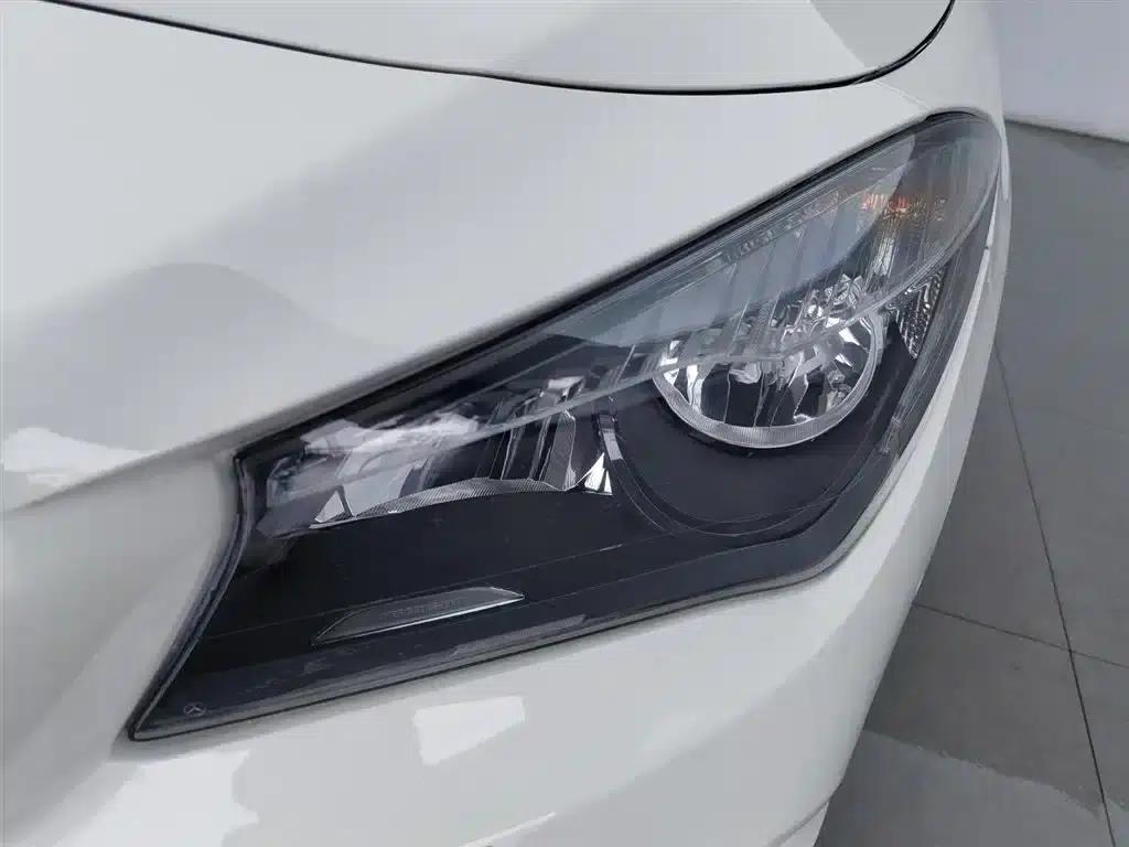 Imported Mercedes-Benz CLA 2017 CLA 200 Dynamic — миниатюра 7