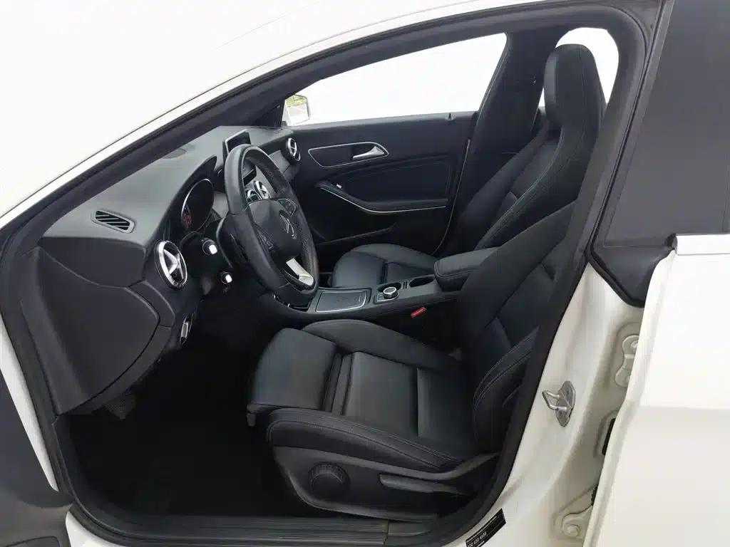 Imported Mercedes-Benz CLA 2017 CLA 200 Dynamic — миниатюра 10