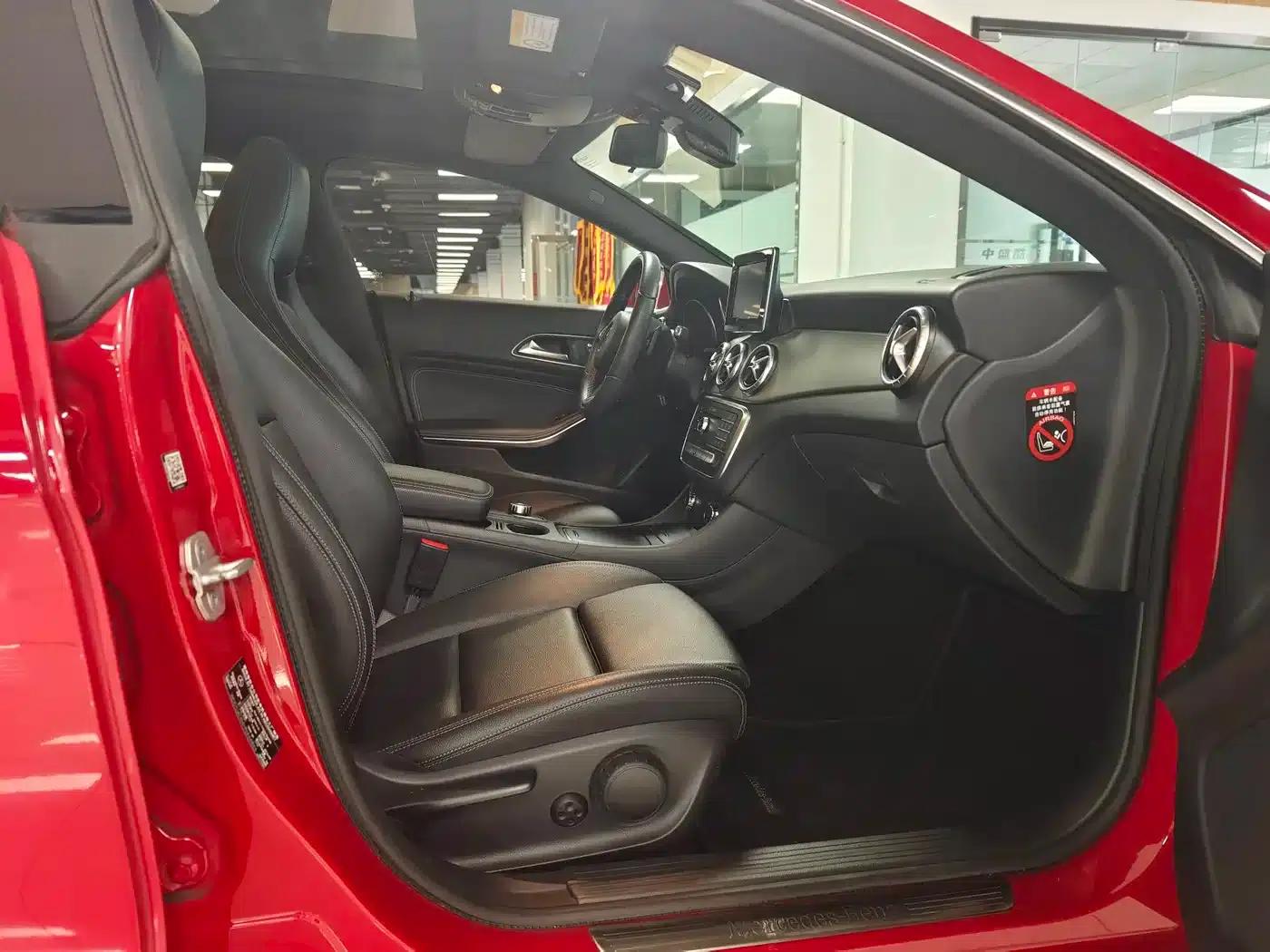 Imported Mercedes-Benz CLA 2016 CLA 200 Fashion Edition — миниатюра 12