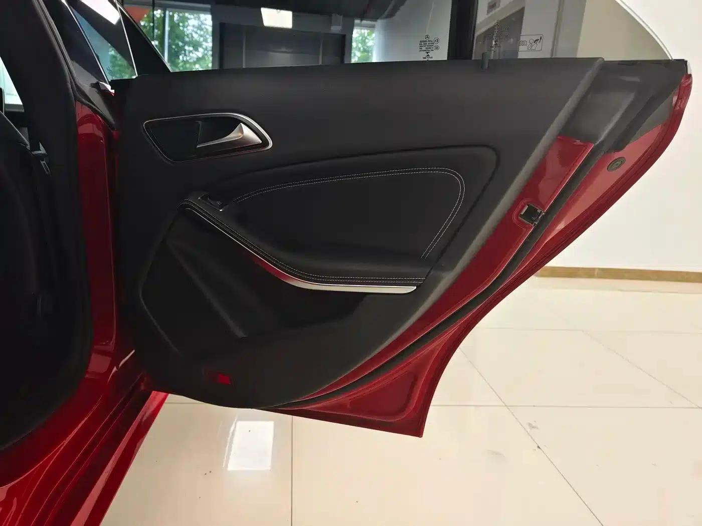 Imported Mercedes-Benz CLA 2016 CLA 200 Fashion Edition — миниатюра 13