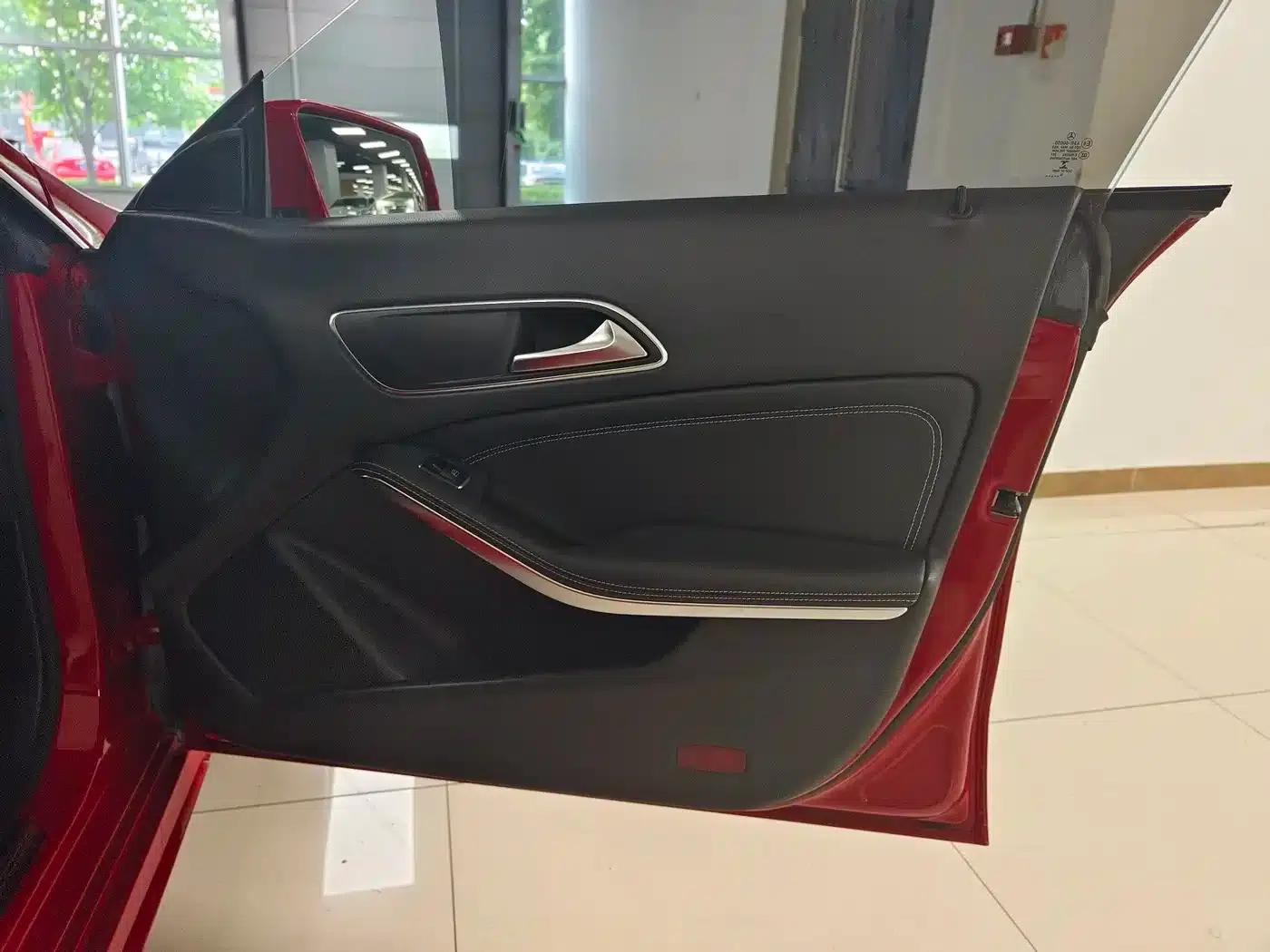 Imported Mercedes-Benz CLA 2016 CLA 200 Fashion Edition — миниатюра 15