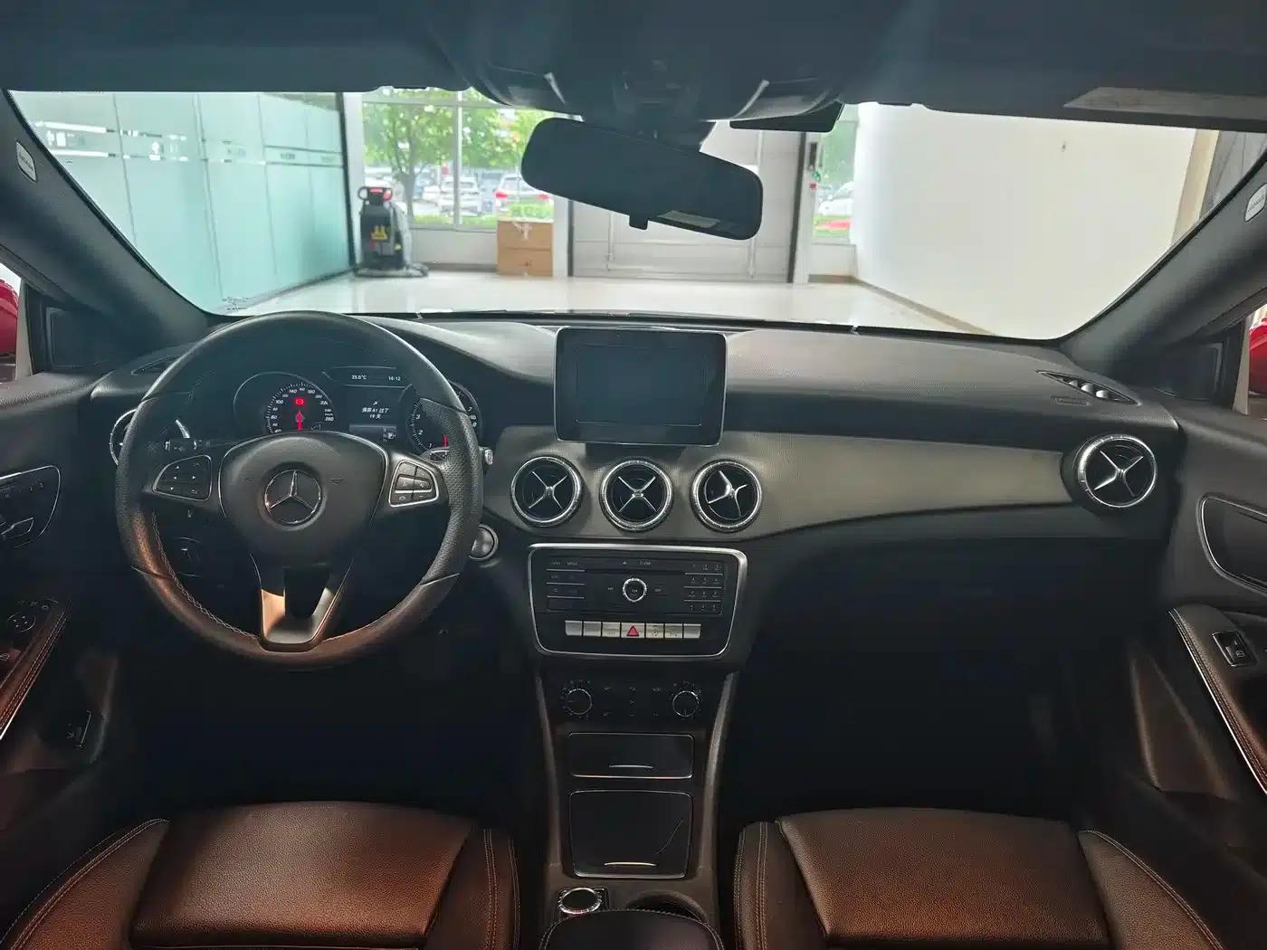 Imported Mercedes-Benz CLA 2016 CLA 200 Fashion Edition — миниатюра 21