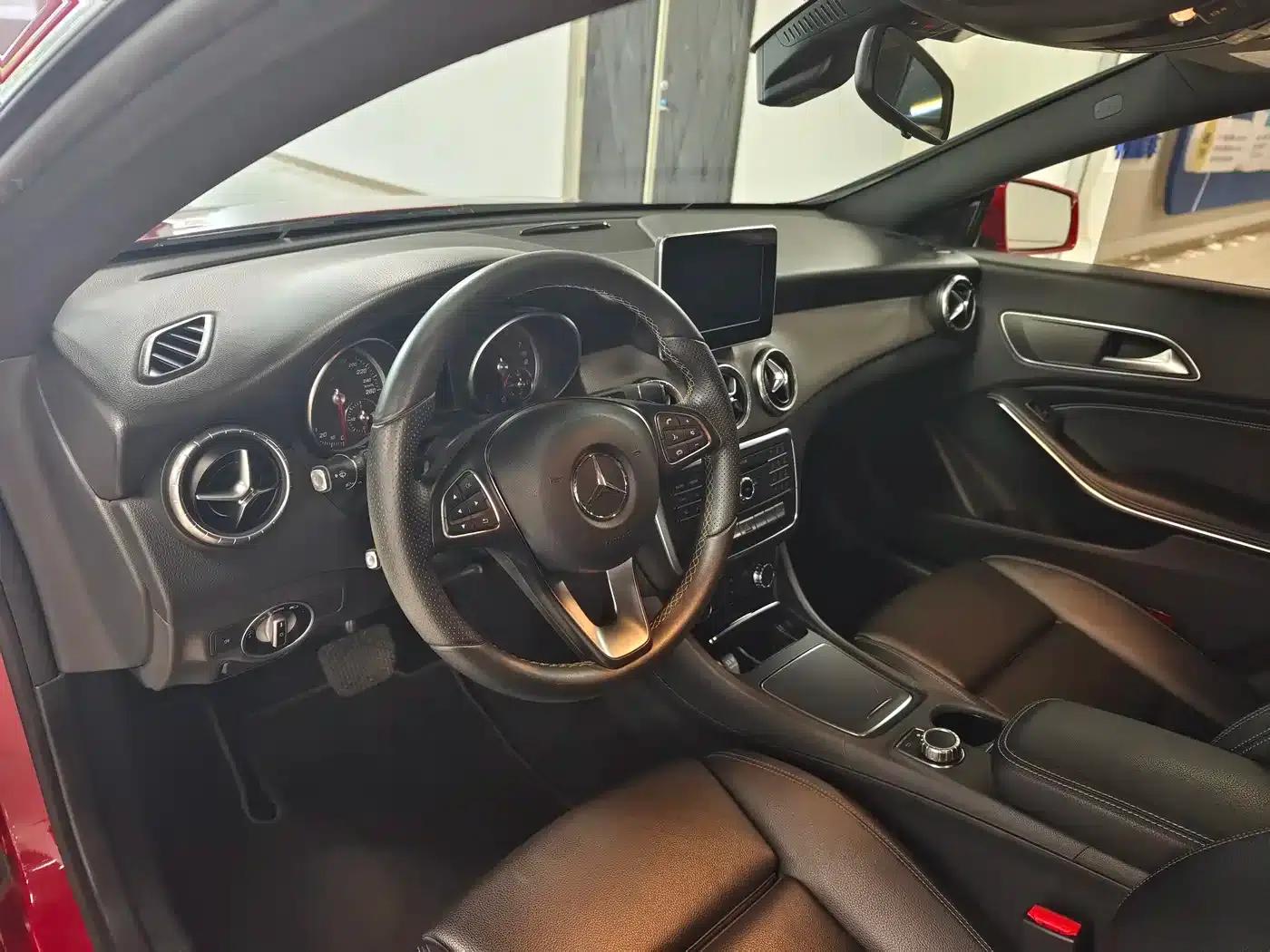 Imported Mercedes-Benz CLA 2016 CLA 200 Fashion Edition — миниатюра 22