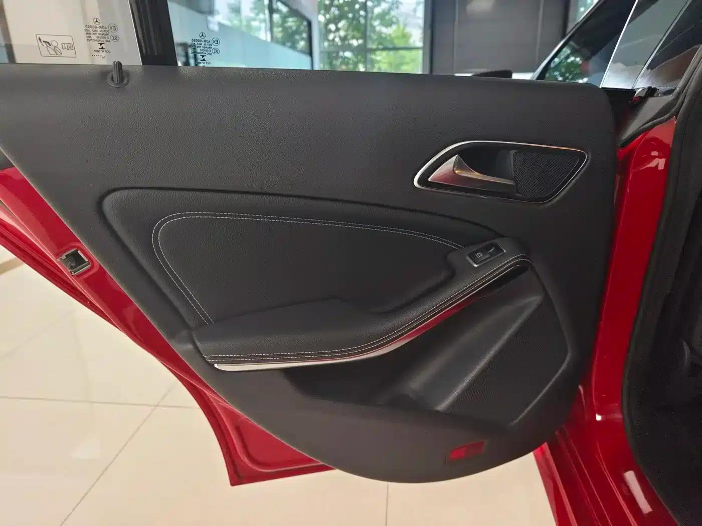Imported Mercedes-Benz CLA 2016 CLA 200 Fashion Edition — миниатюра 24