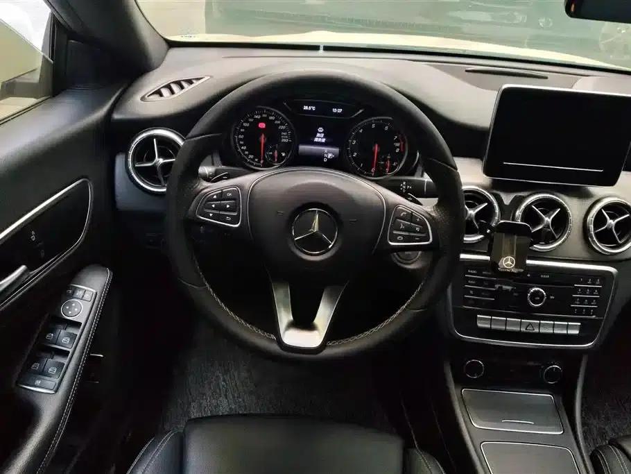 Mercedes-Benz CLA (Imported) 2016 Facelift CLA 200 Fashion Model — миниатюра 15