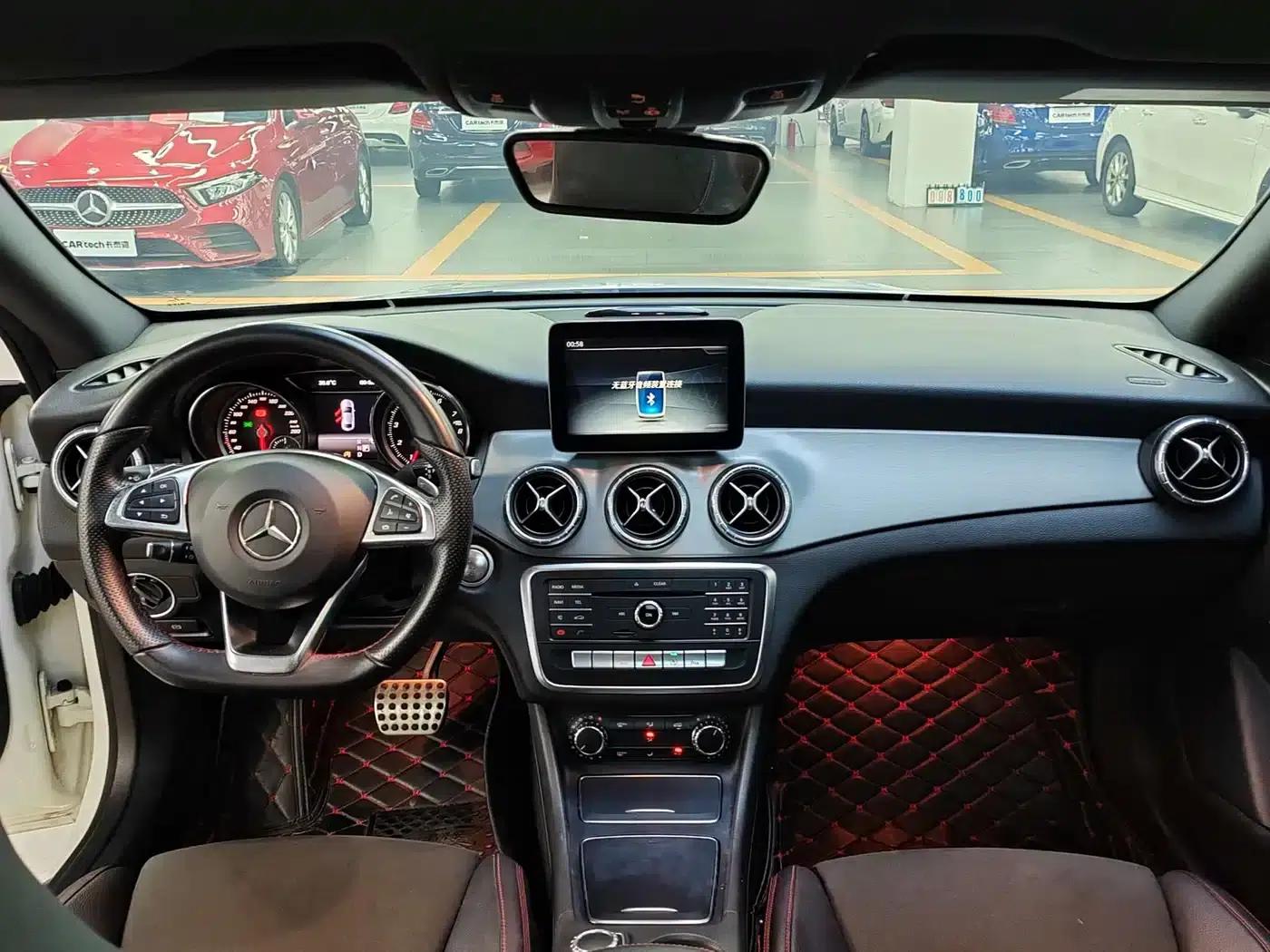 Imported Mercedes-Benz CLA 2017 CLA 220 4MATIC — миниатюра 11