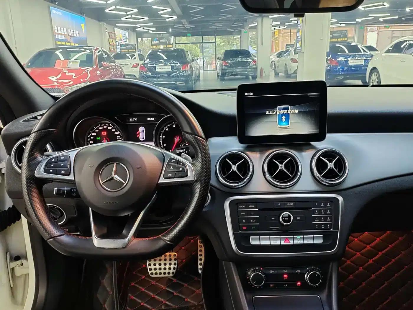 Imported Mercedes-Benz CLA 2017 CLA 220 4MATIC — миниатюра 12