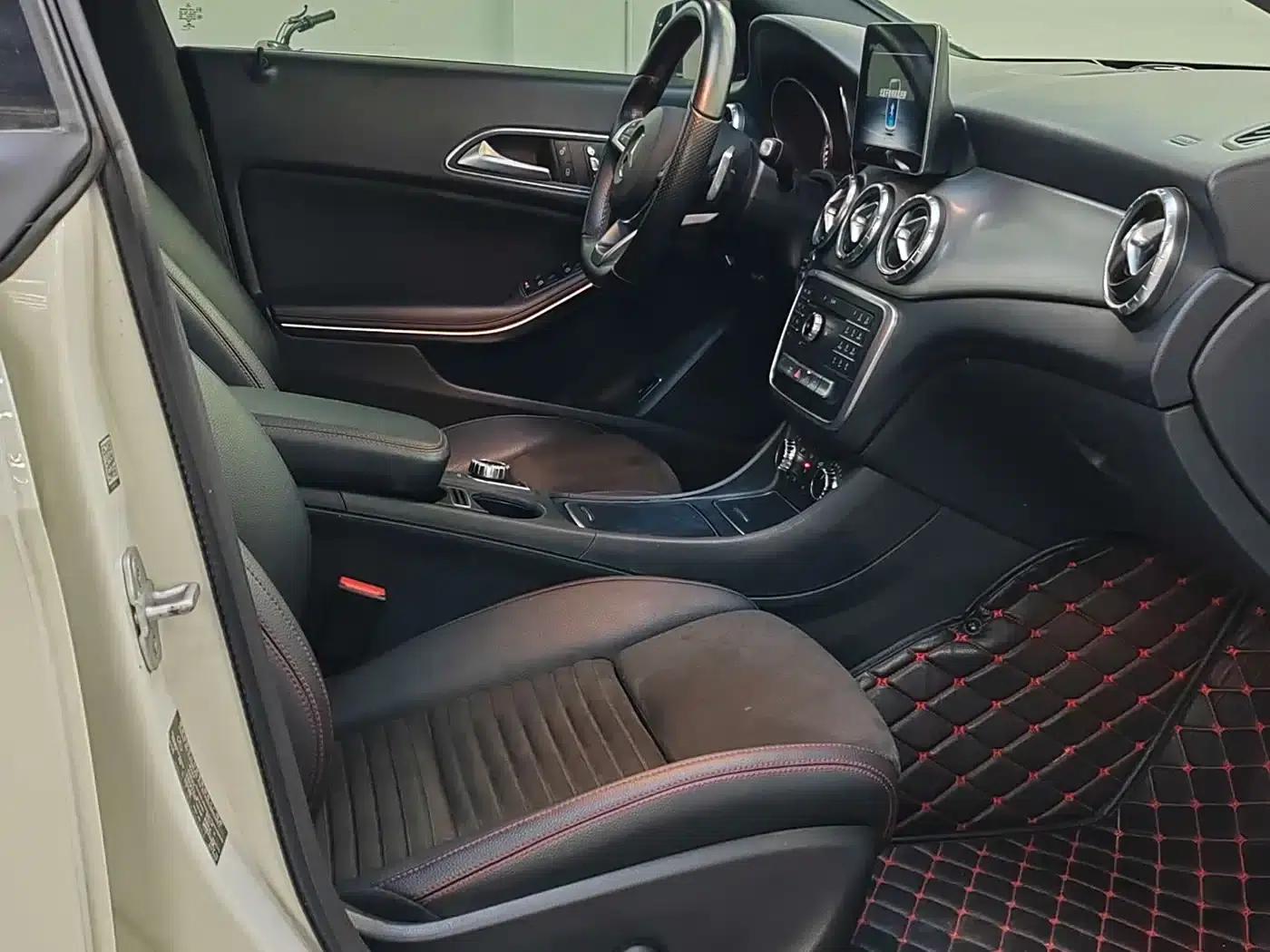 Imported Mercedes-Benz CLA 2017 CLA 220 4MATIC — миниатюра 13