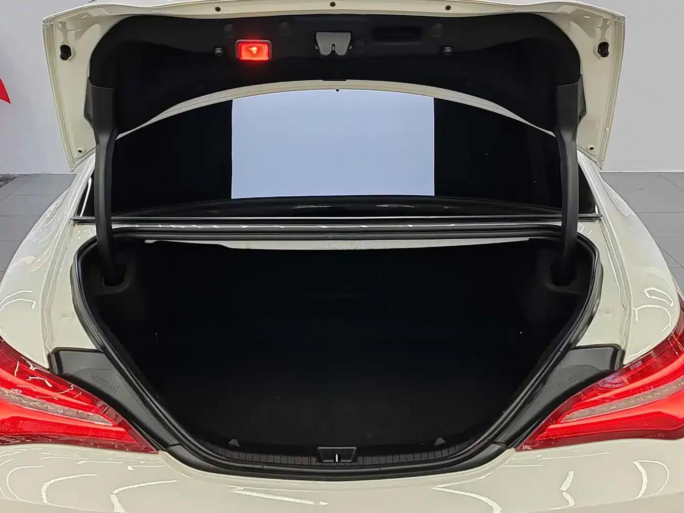 Imported Mercedes-Benz CLA 2017 CLA 220 4MATIC — миниатюра 18