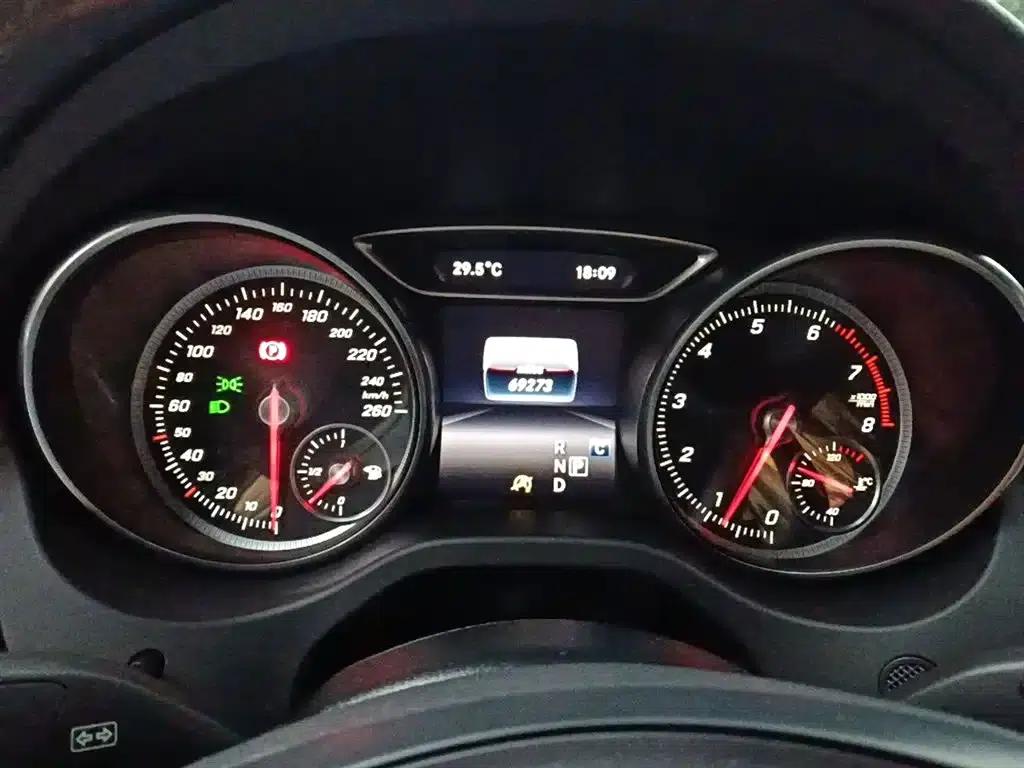 Imported Mercedes-Benz CLA 2017 Facelift CLA 200 Fashion Model — миниатюра 8