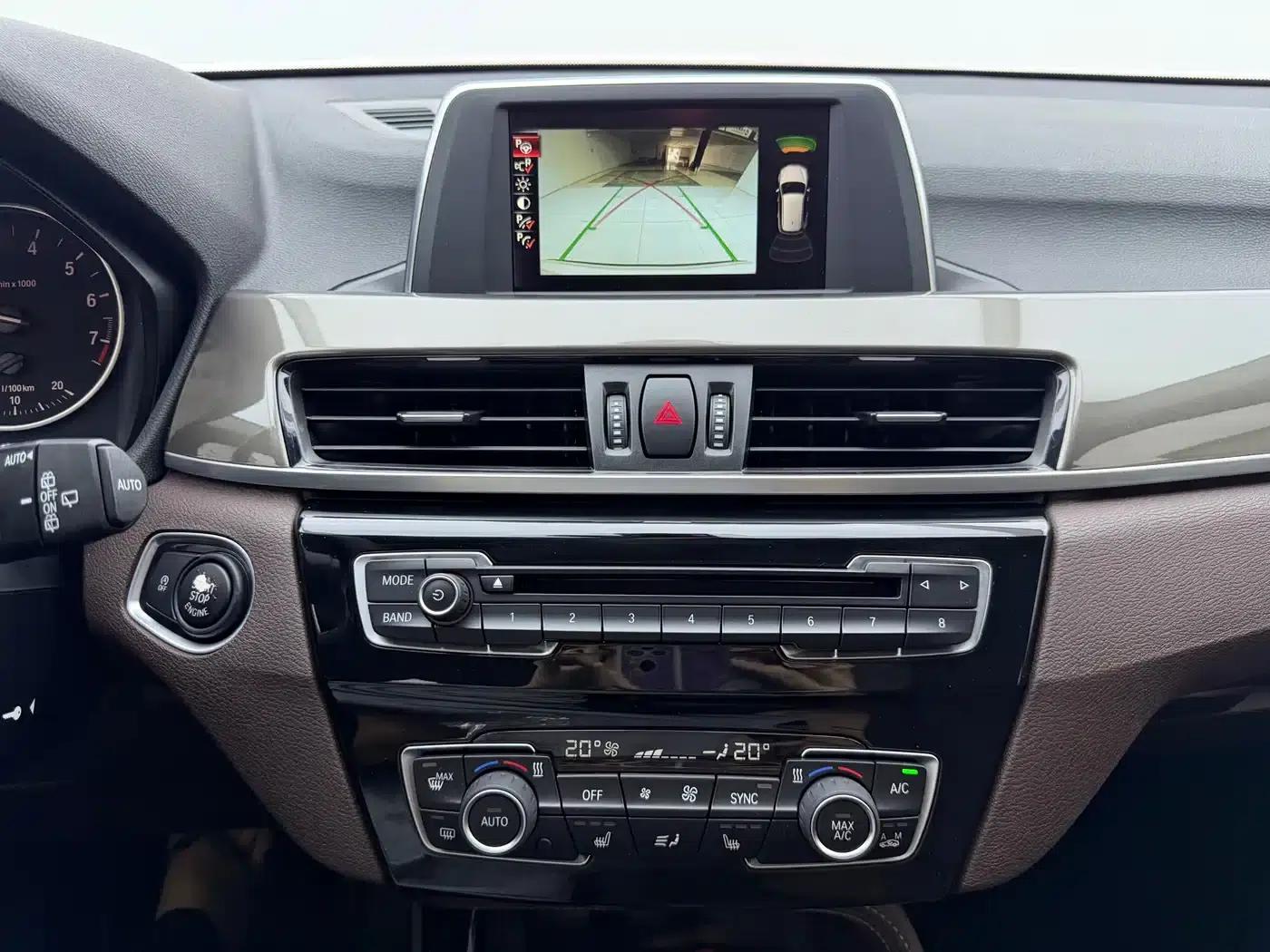 BMW X1 2016 sDrive20Li Luxury — миниатюра 15