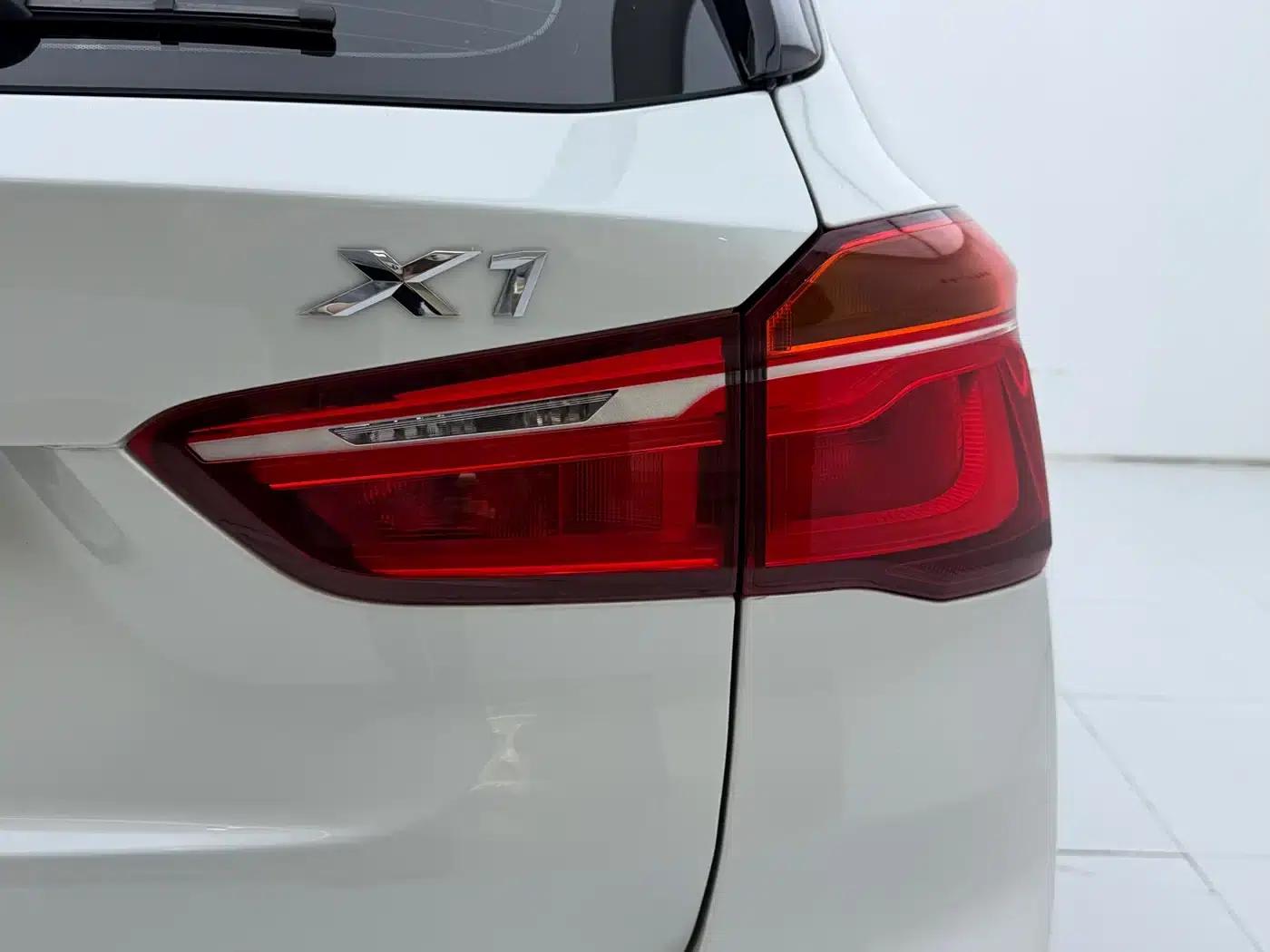 BMW X1 2016 sDrive20Li Luxury — миниатюра 19