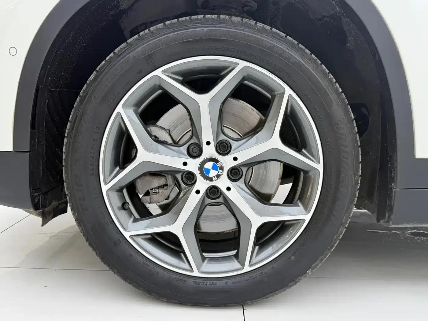 BMW X1 2016 sDrive20Li Luxury — миниатюра 20