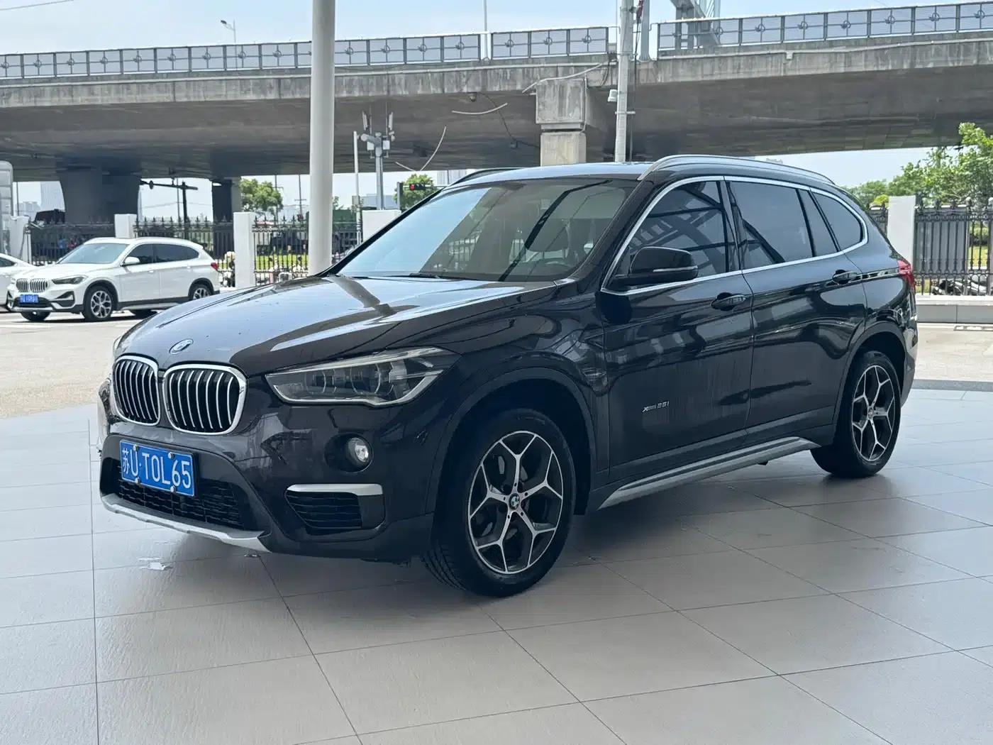 BMW X1 2016 sDrive18Li Luxury — миниатюра 1