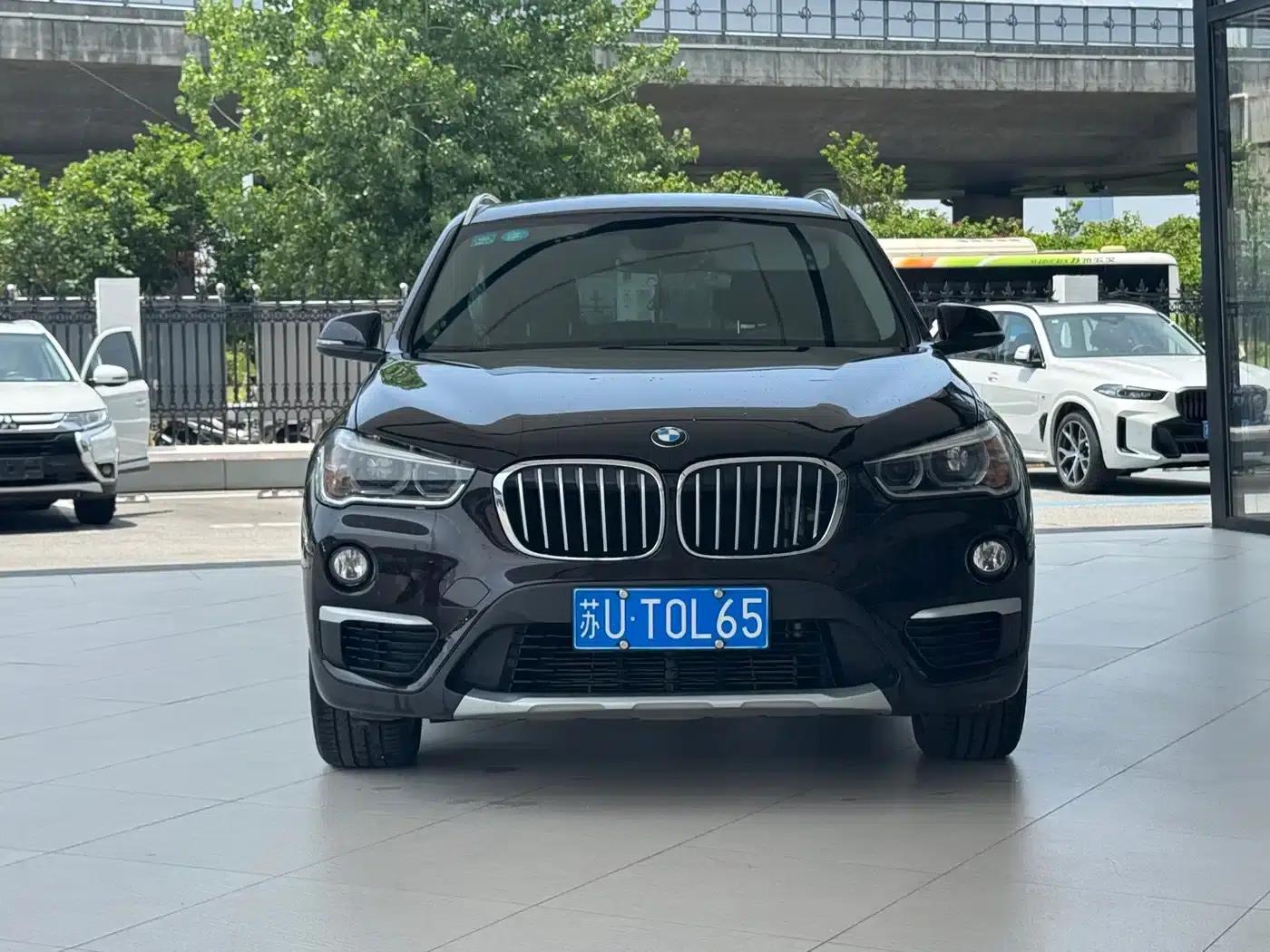 BMW X1 2016 sDrive18Li Luxury — миниатюра 2